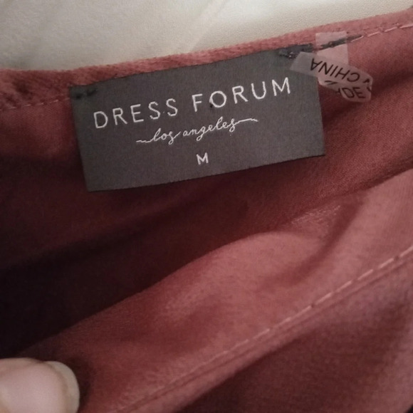 Dress Forum Dusty Rose Asymmetrical Ruffle Romper Feminine Size Medium - Picture 8 of 9